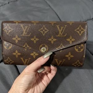 Louis Vuitton Sarah Wallet